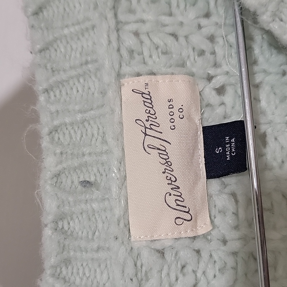 Universal Thread S sweater - Picture 2 of 3